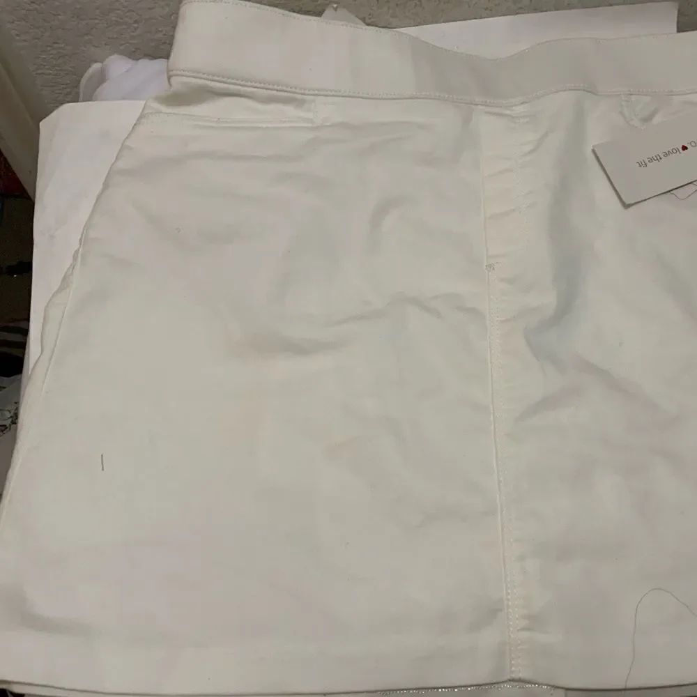 Intro Love the fit White Stretch Skort Sheri skort power stretch size 16 New